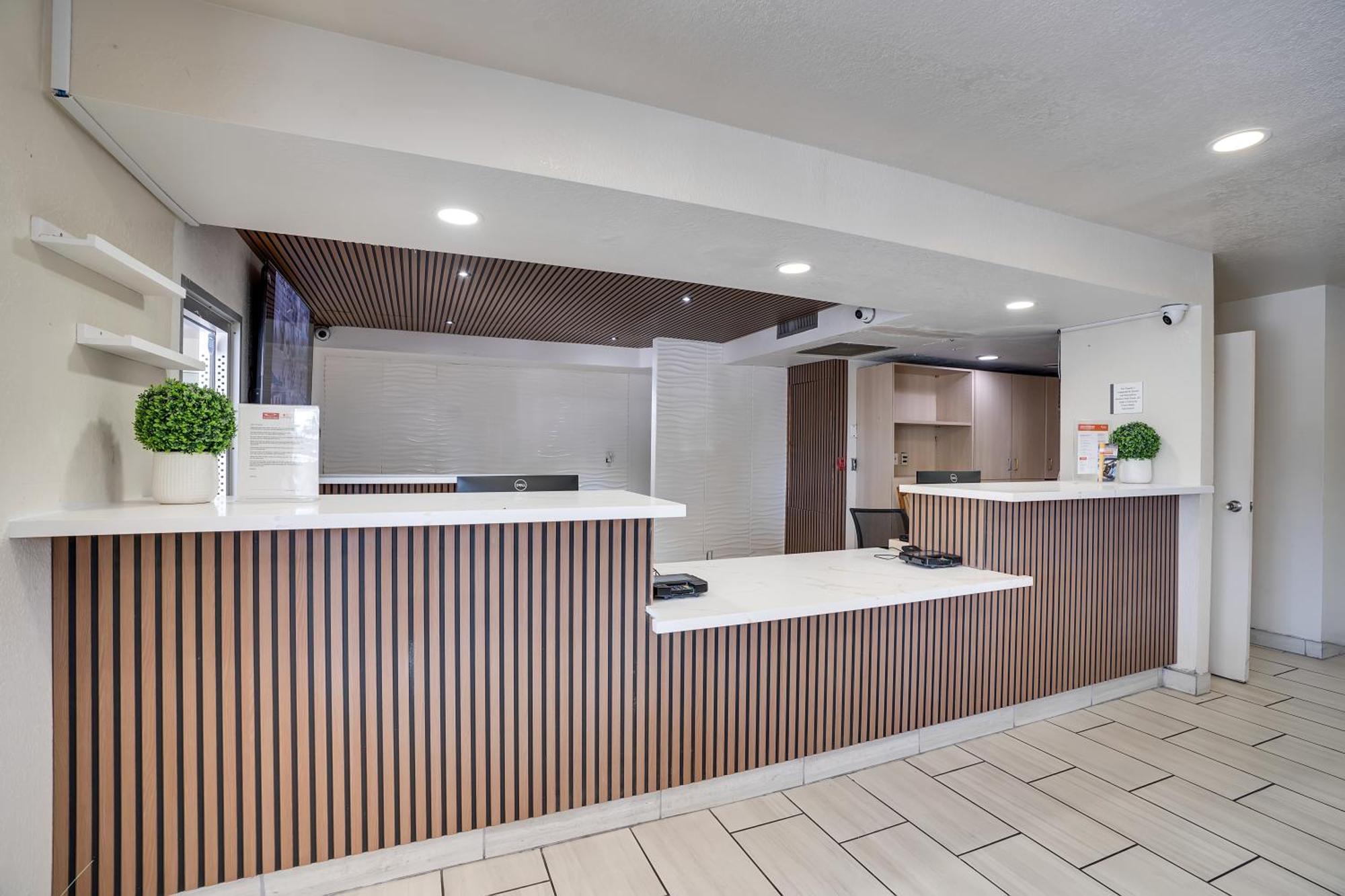 Econo Lodge Stockton Near I-5 Fairgrounds Zewnętrze zdjęcie
