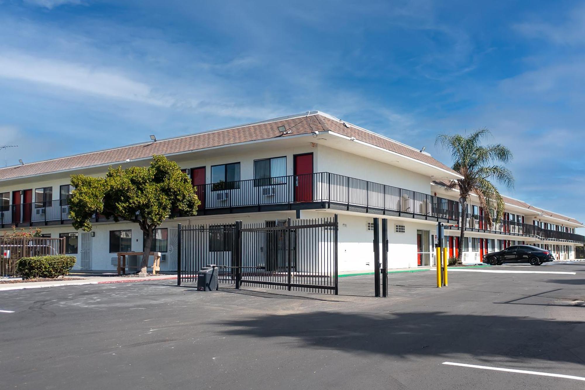 Econo Lodge Stockton Near I-5 Fairgrounds Zewnętrze zdjęcie