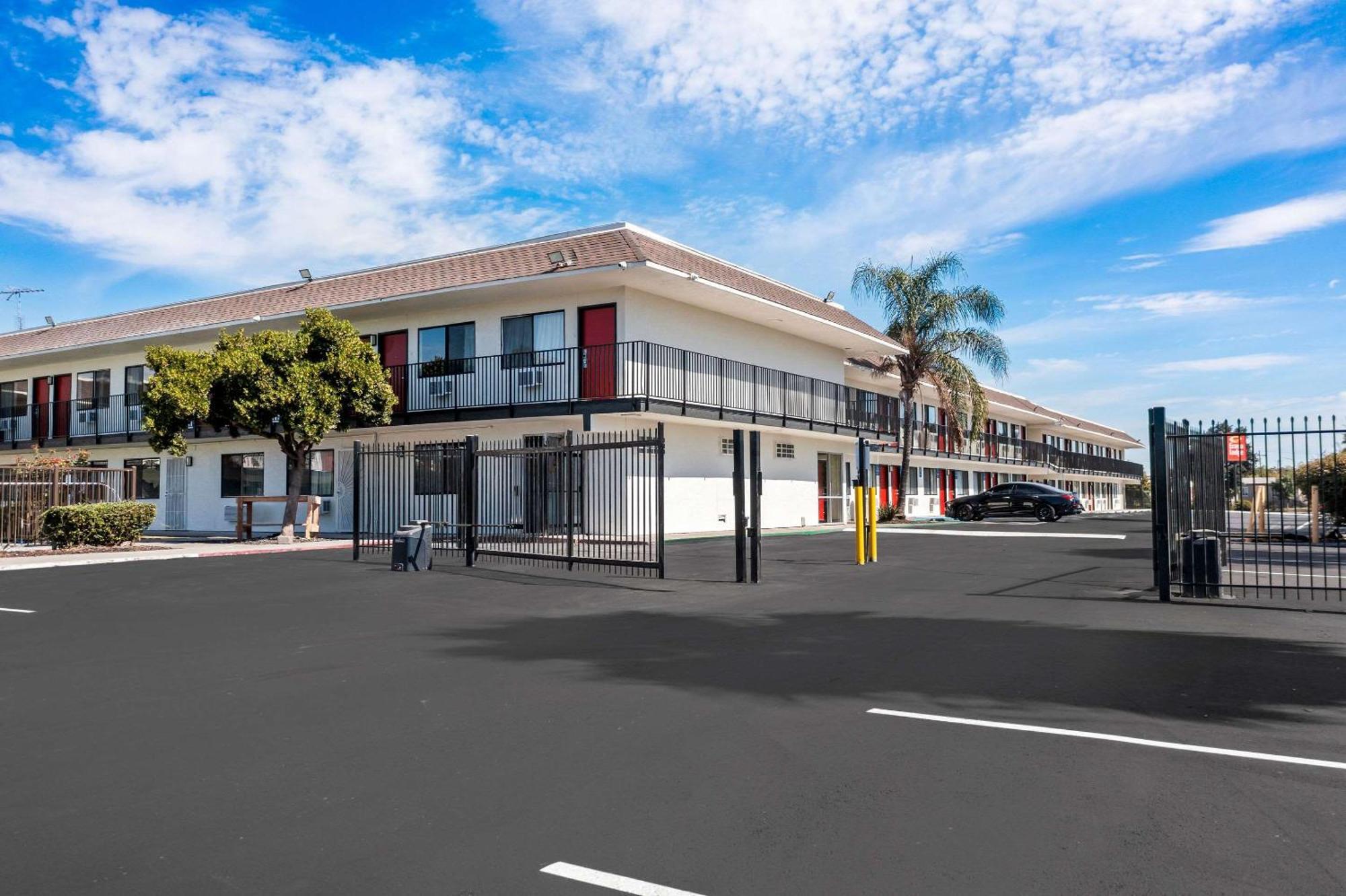Econo Lodge Stockton Near I-5 Fairgrounds Zewnętrze zdjęcie